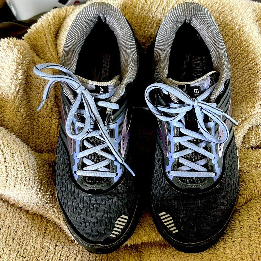 Brooks Ariel 18 Gray/Periwinkle Womens Shoes Size 8 Running Walking Comfort